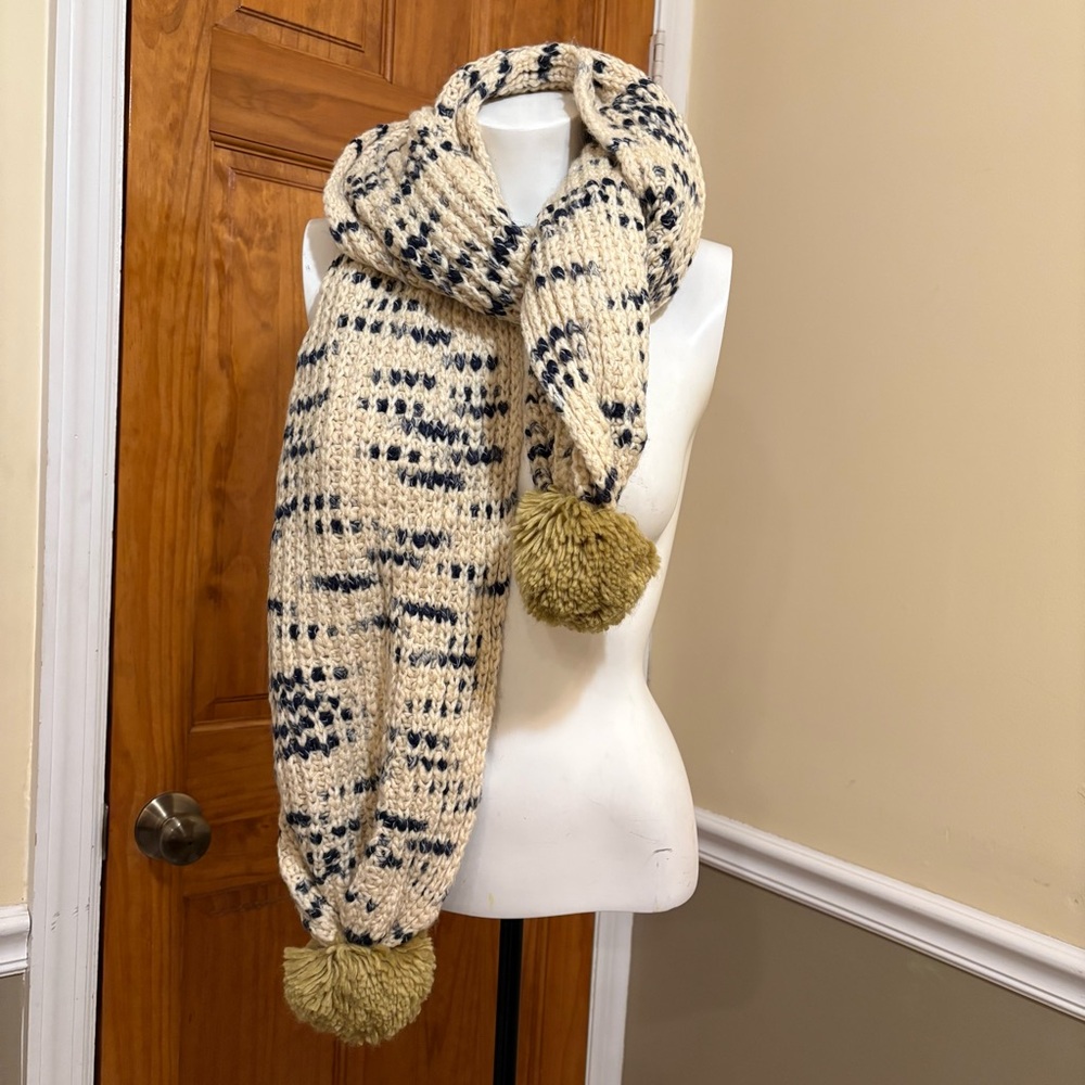 NWT Madewell Chunky Knit Scarf with Pom Poms